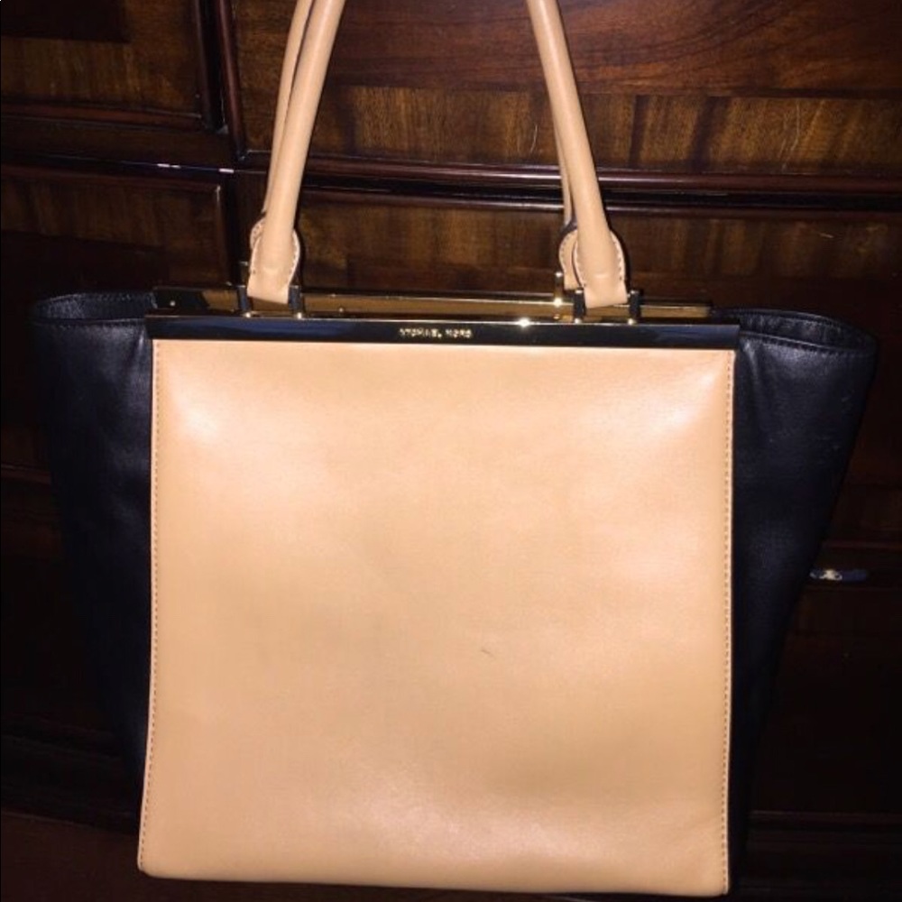 Medium Bi Color Michael Kors Tote/Crossbody